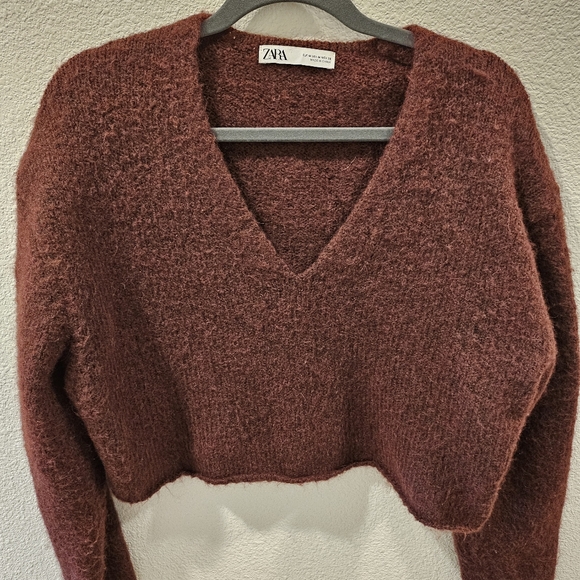Zara Women's Burgundy Sweater - Picture 2 of 7